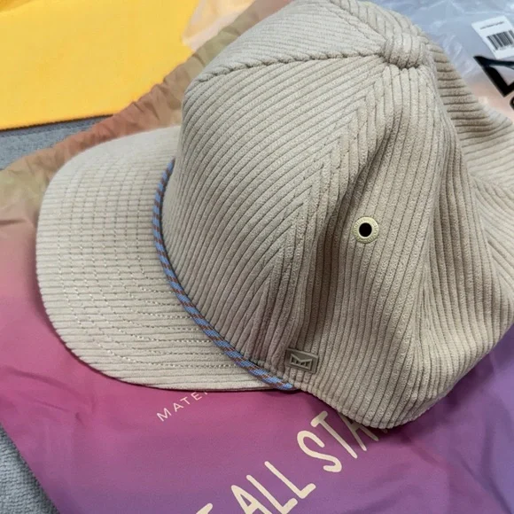 Melin Classic “Dylan Efron” Cream Corduroy Hat with Cinch Bag - Picture 11 of 15